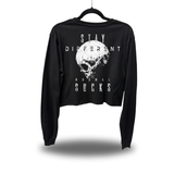 STAY DIFFERENT CROP LONG SLEEVE