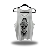 FLASH'EM WHITE SCOOP NECK STRINGER