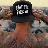 SHUT FLAT BILL HAT