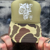 LONE WOLF HEAD FOAM CURVED BILL SAND CAMO HAT
