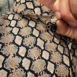 ESSENTIAL RATTLESNAKE PEARL SNAP BUTTON UP