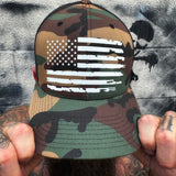 USA WHITE FLAG RETRO TRUCKER GREEN CAMO HAT