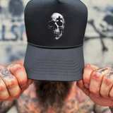 SKULL CROSS CURVED BILL BLACK HAT