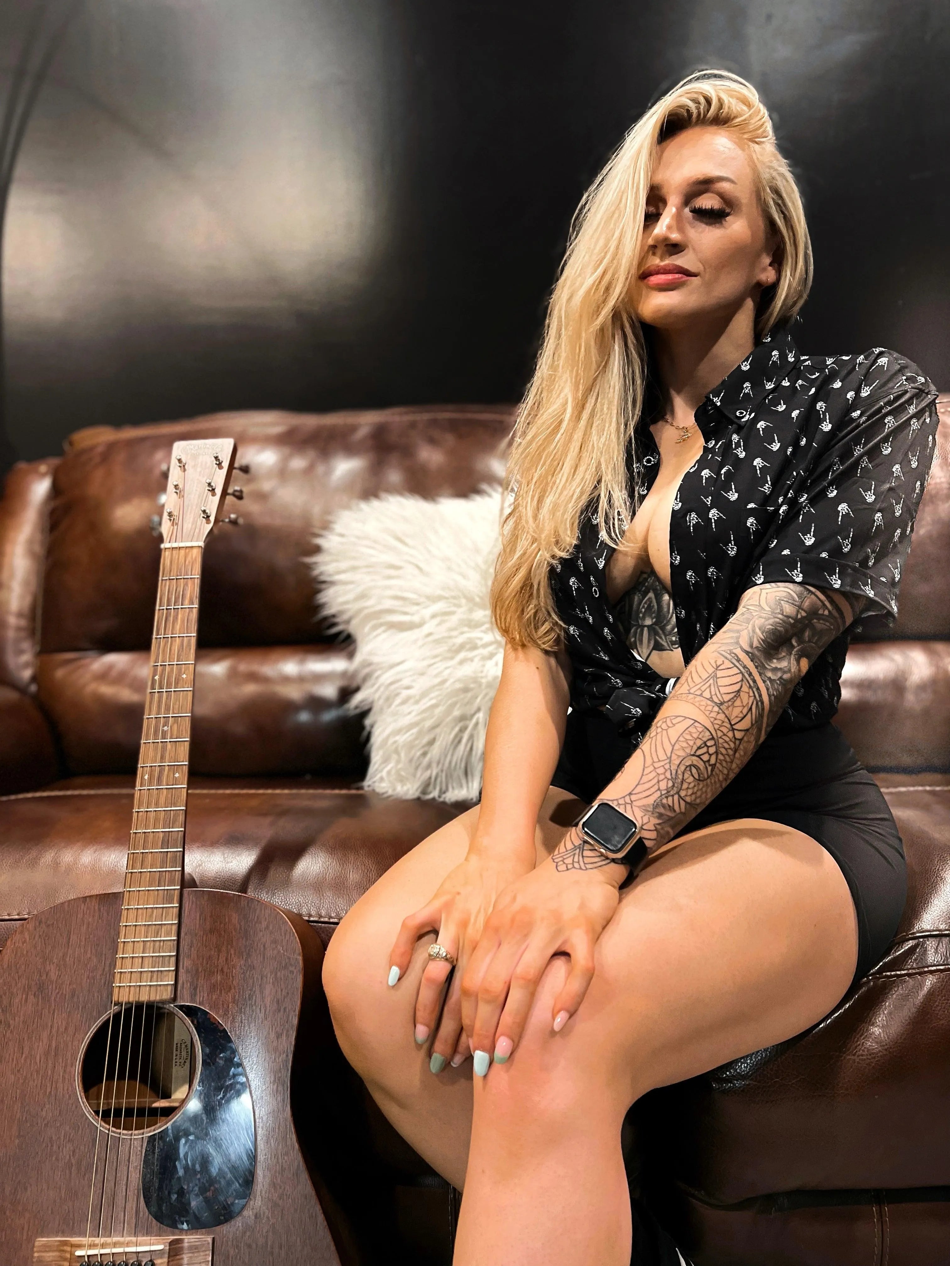 ESSENTIAL ROCKER HAND BUTTON UP - The Drive Clothing